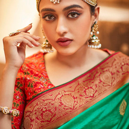 Psychedelic Green Fashionable Woven Patola Silk Saree