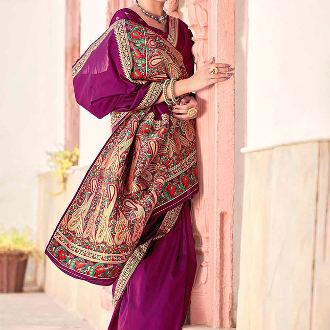 Catchy Purple Flowy Woven Banarasi Silk Saree with Paisley Motifs Pallu